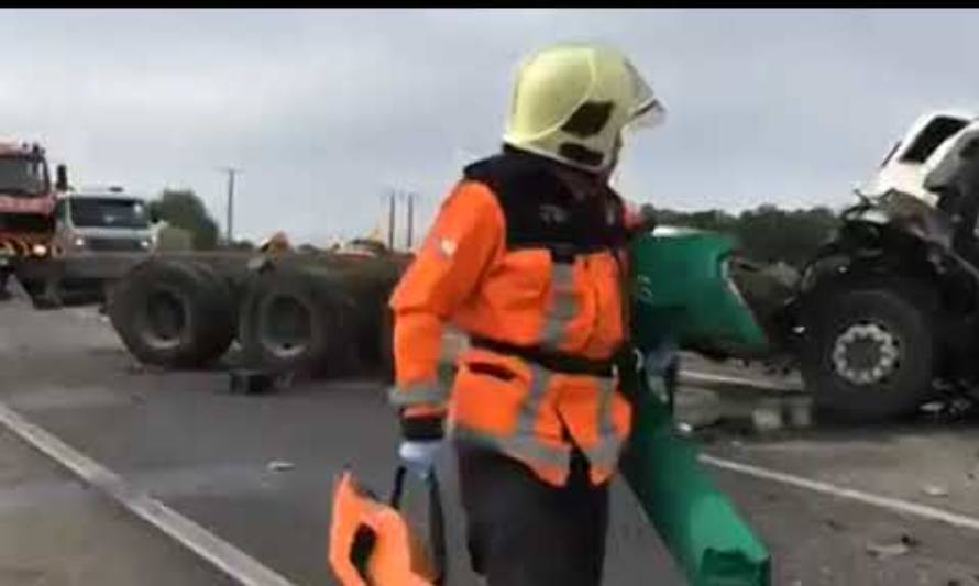 Fatal colisión de dos camiones en la ruta 5 Sur