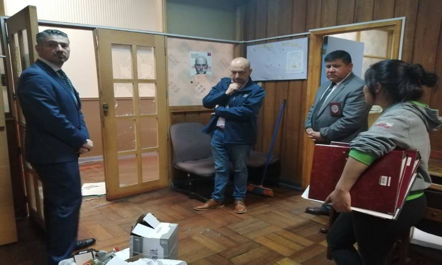 Fiscal jefe de Puerto Montt comprobó en terreno los daños a Gobernación Provincial