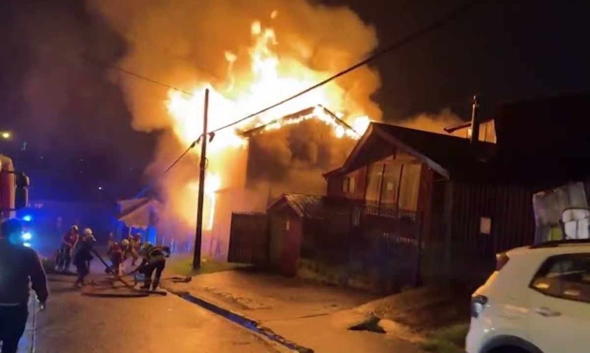 Nuevo incendio cobra la vida de un adulto mayor en Puerto Montt