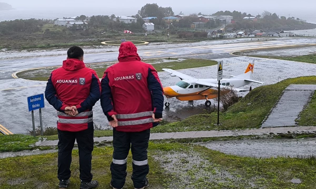 Operativo conjunto entre Aduanas y Carabineros en el aeródromo de Melinka culmina con 5 detenidos 