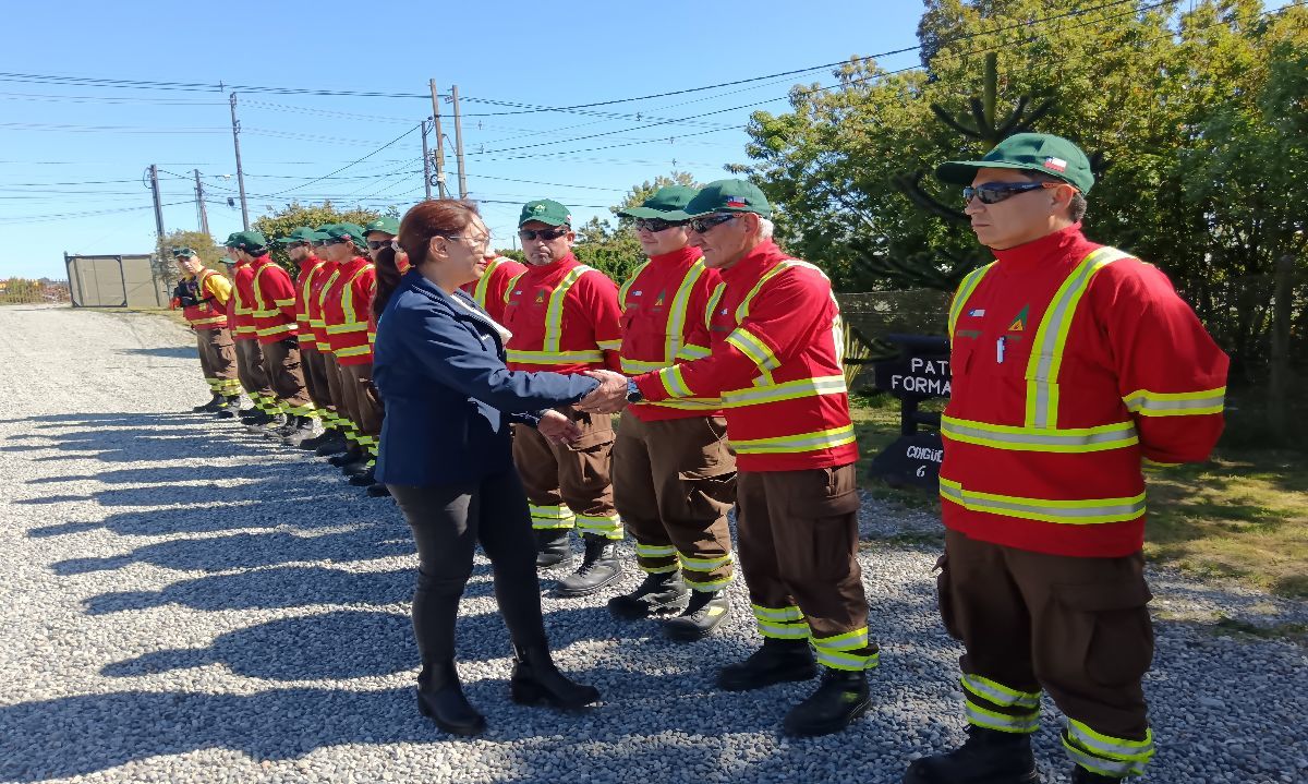 CONAF contará con cuatro aeronaves para el combate de incendios forestales en la Región de Los Lagos