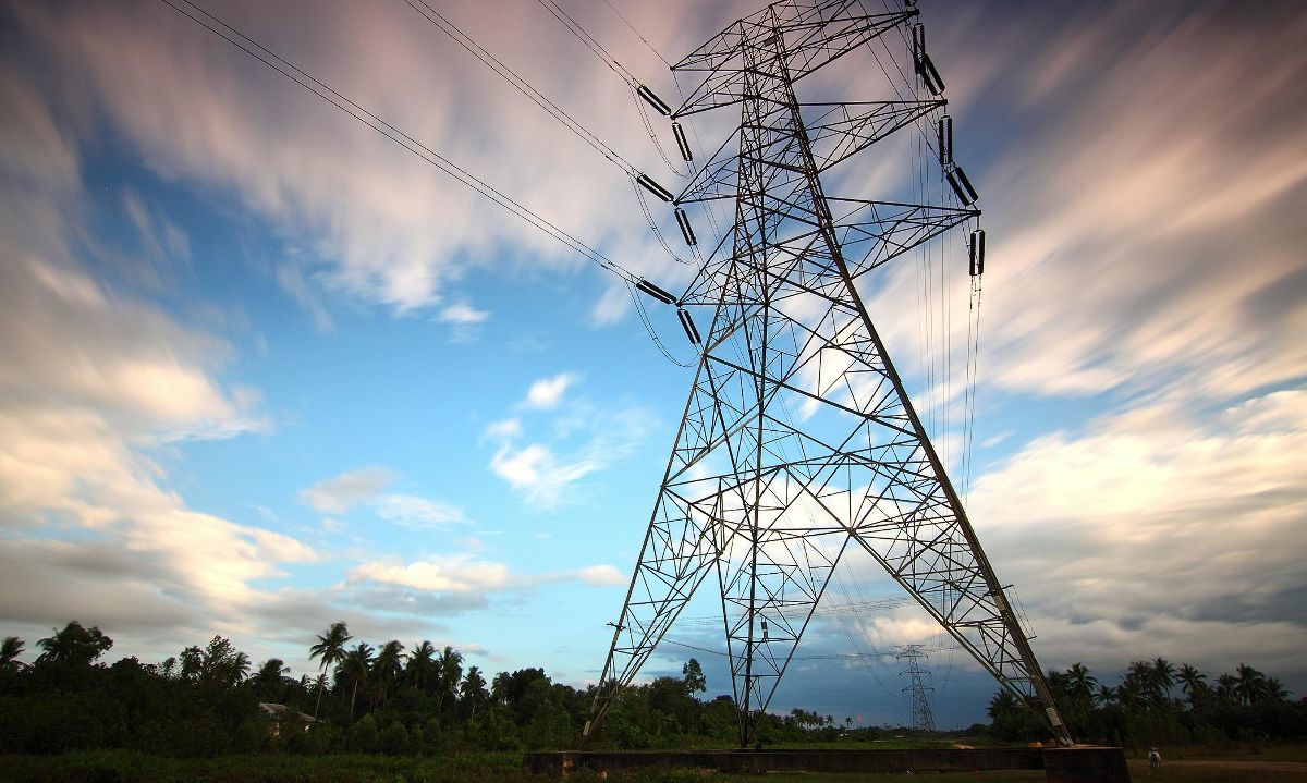 Autoridades informan avances en restablecimiento de energía en Los Lagos