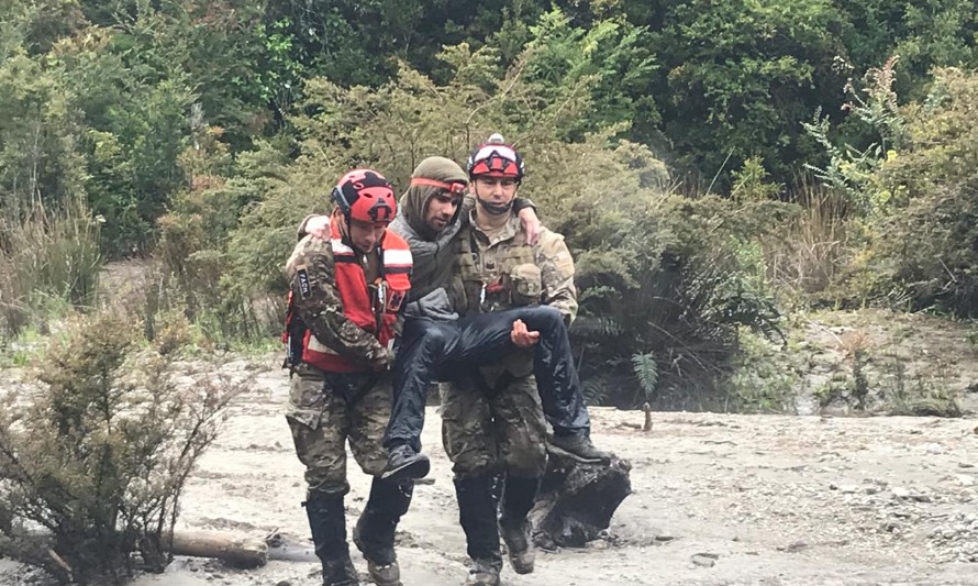 Fach realizó el rescate de dos personas desde el Parque Nacional de Chiloé